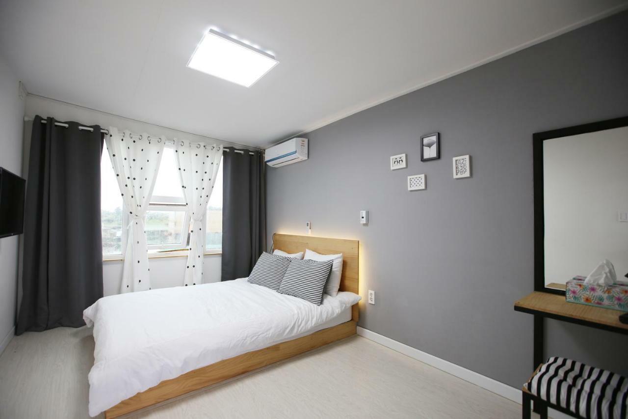 Ian Guesthouse Jeju Bagian luar foto